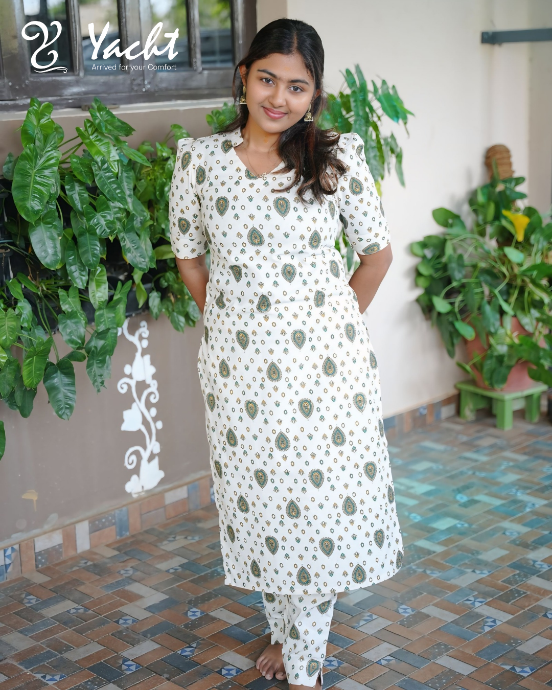 🌿 Ivory Paisley Charm Kurti Set