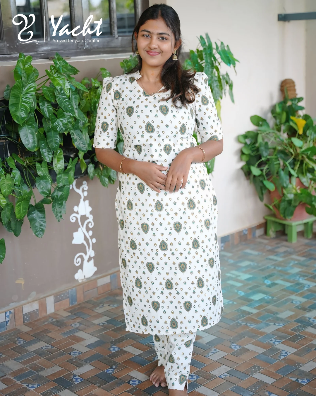 🌿 Ivory Paisley Charm Kurti Set