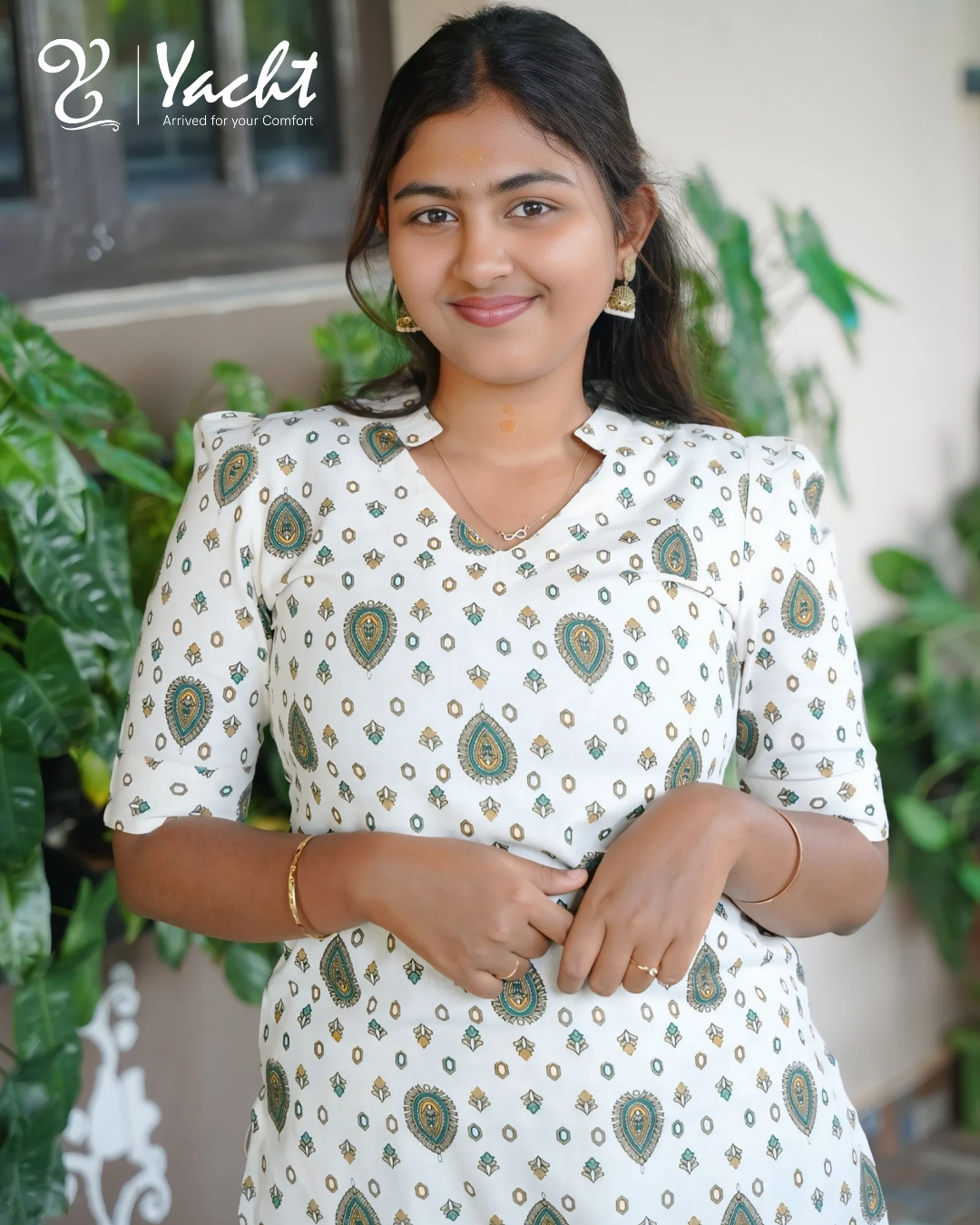 🌿 Ivory Paisley Charm Kurti Set
