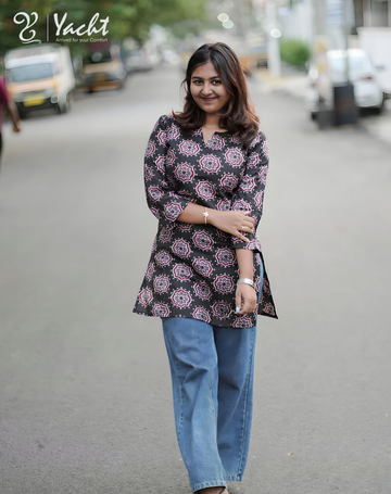 🌸Midnight Bloom Side-Slit Kurti