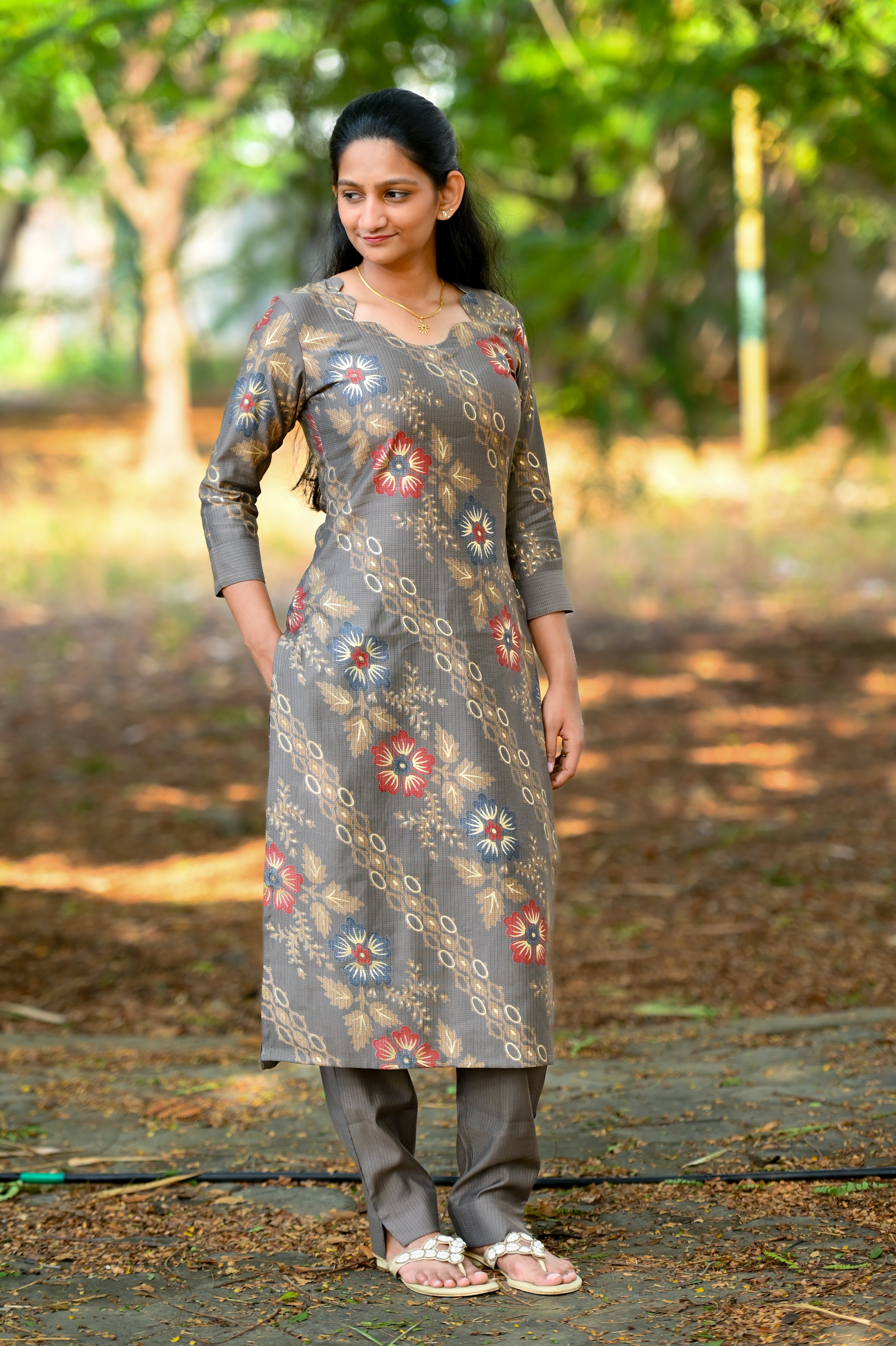 🤎Midnight Bloom Elegance Kurti Set