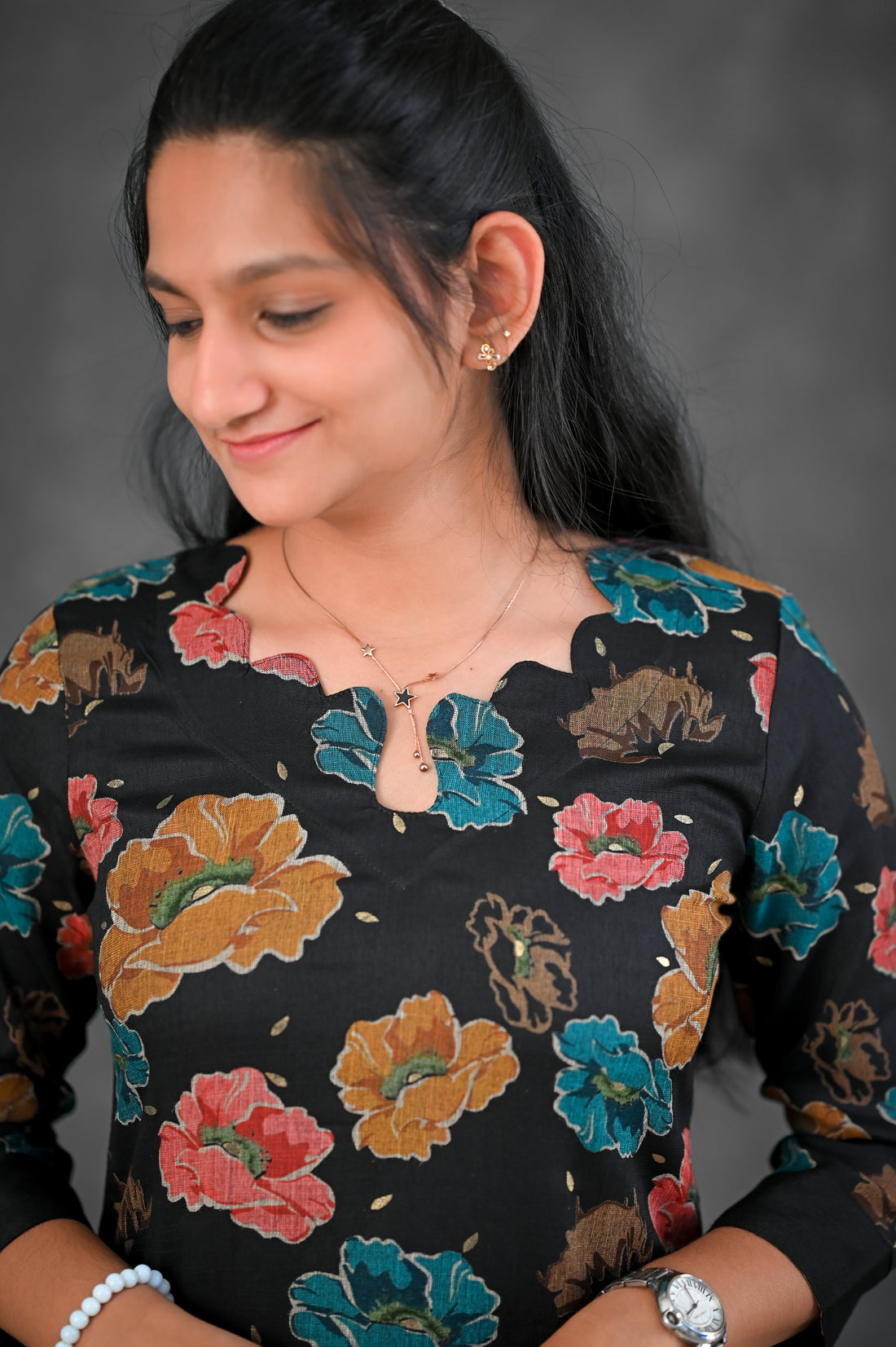 🌸🖤 Deep Black Bloom