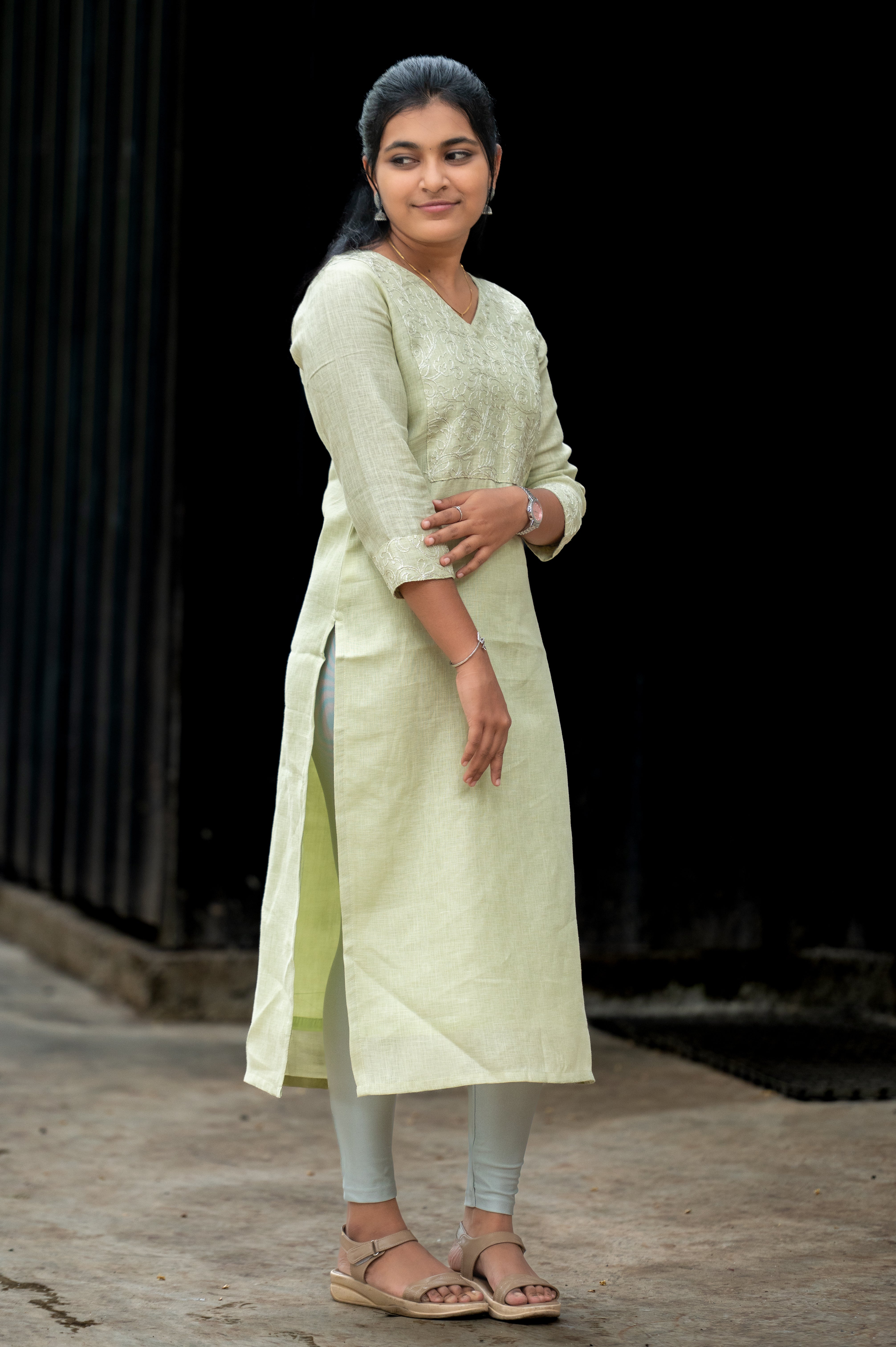🌿 Mint Glow Embroidered Kurti