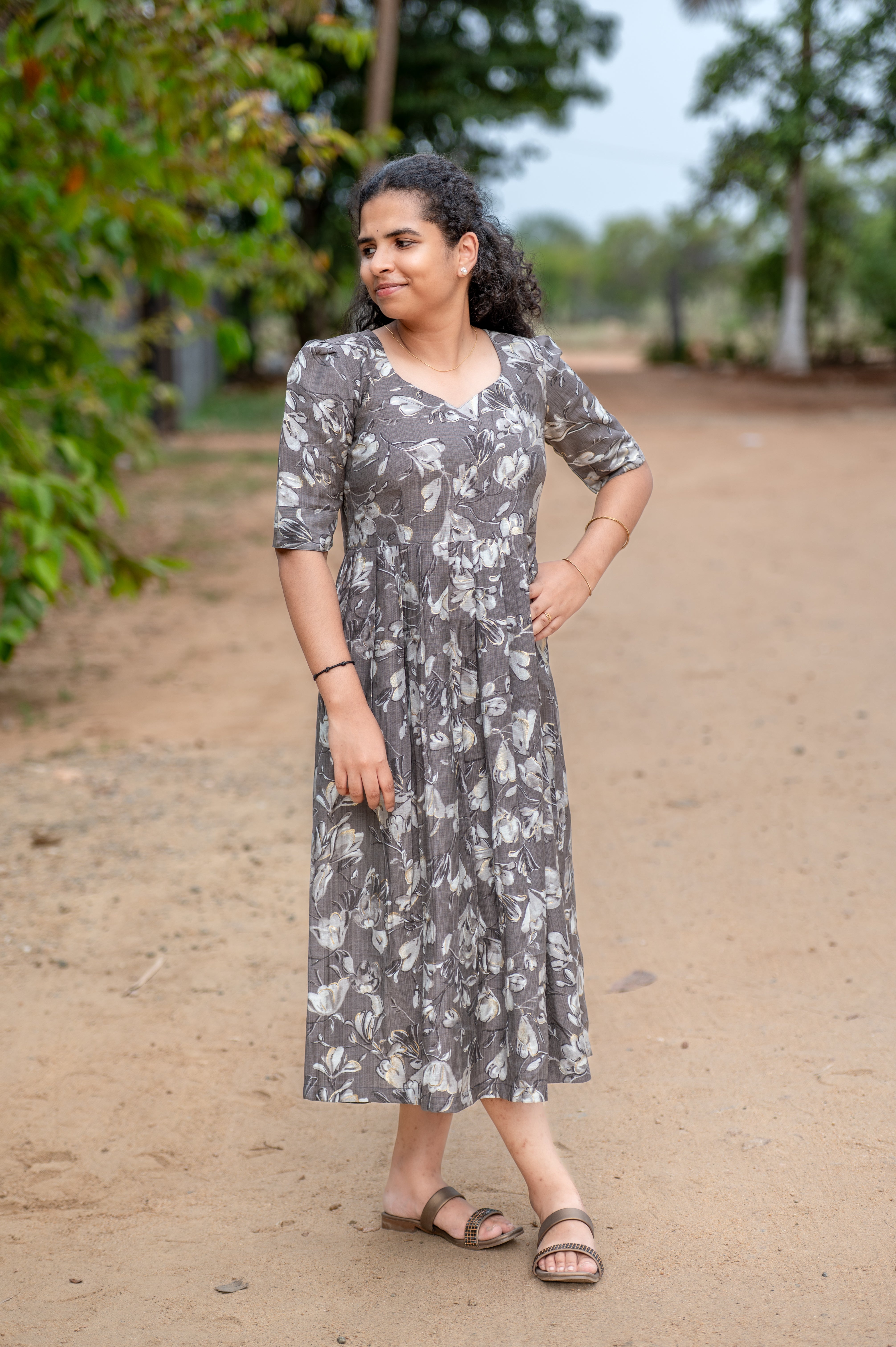 👚 Misty Bloom Floral Midi Kurta