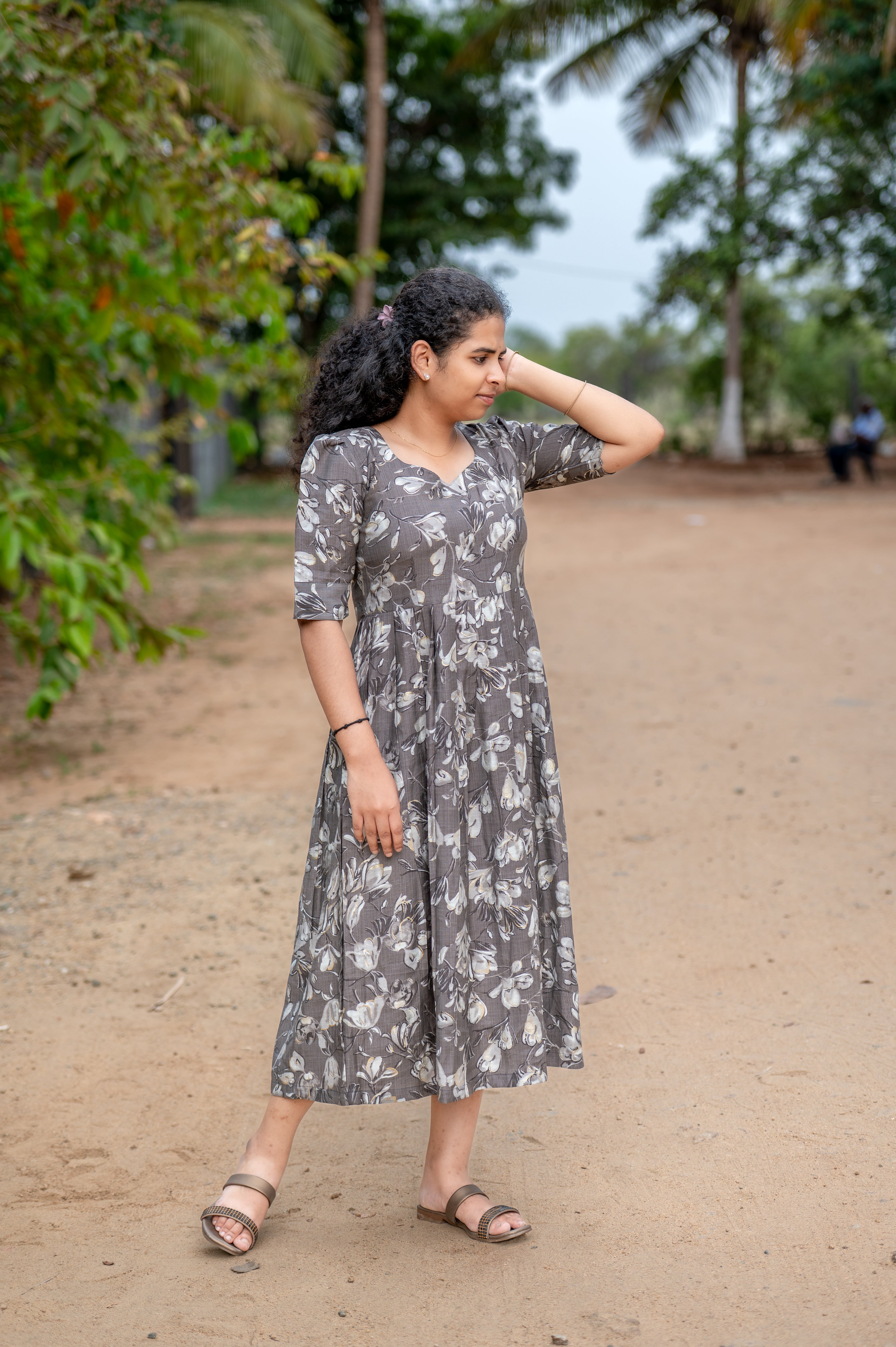 👚 Misty Bloom Floral Midi Kurta