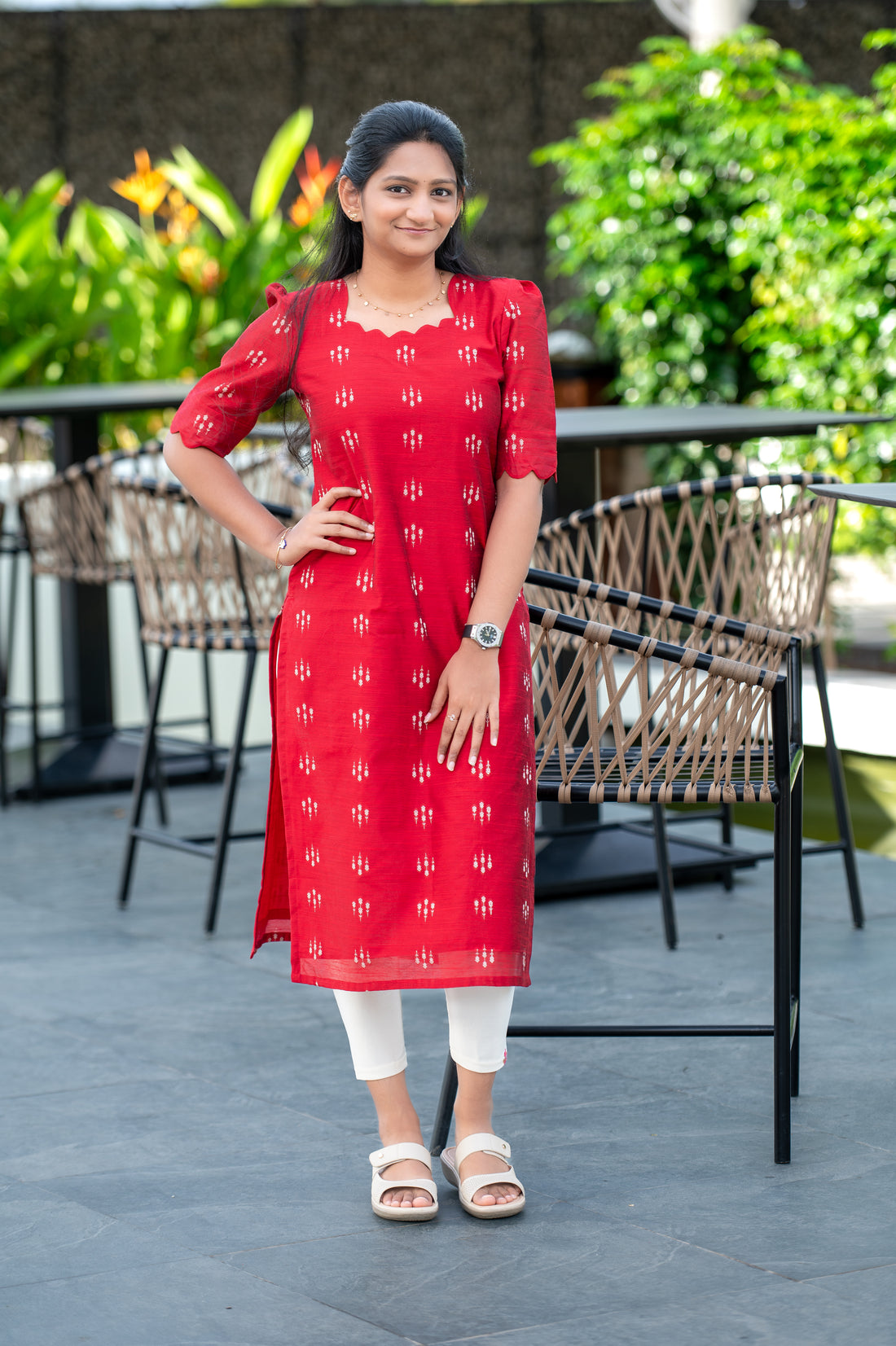 ❤️Red Ikat-Printed Straight Kurti with Scalloped Neckline