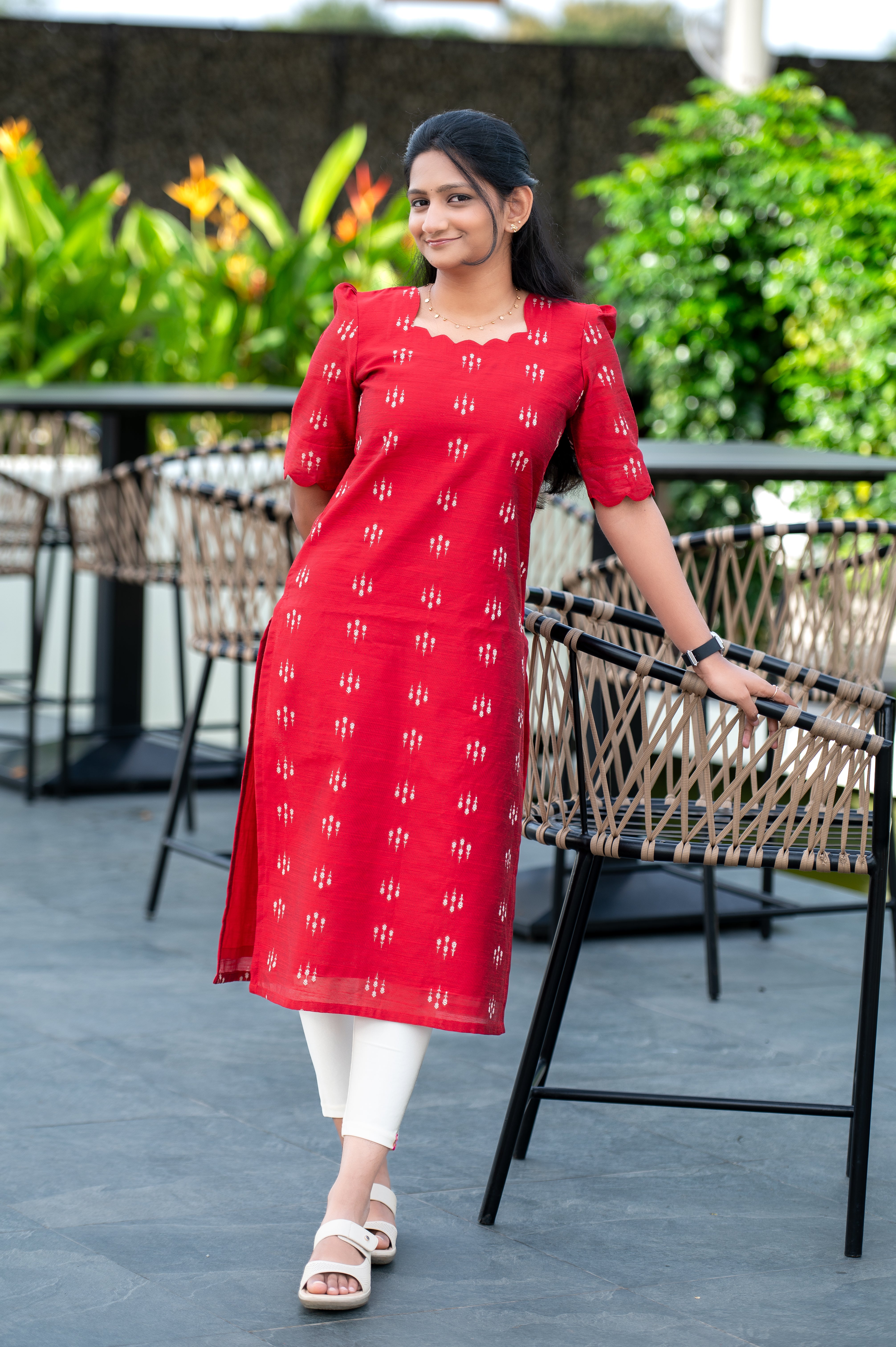 ❤️Red Ikat-Printed Straight Kurti with Scalloped Neckline