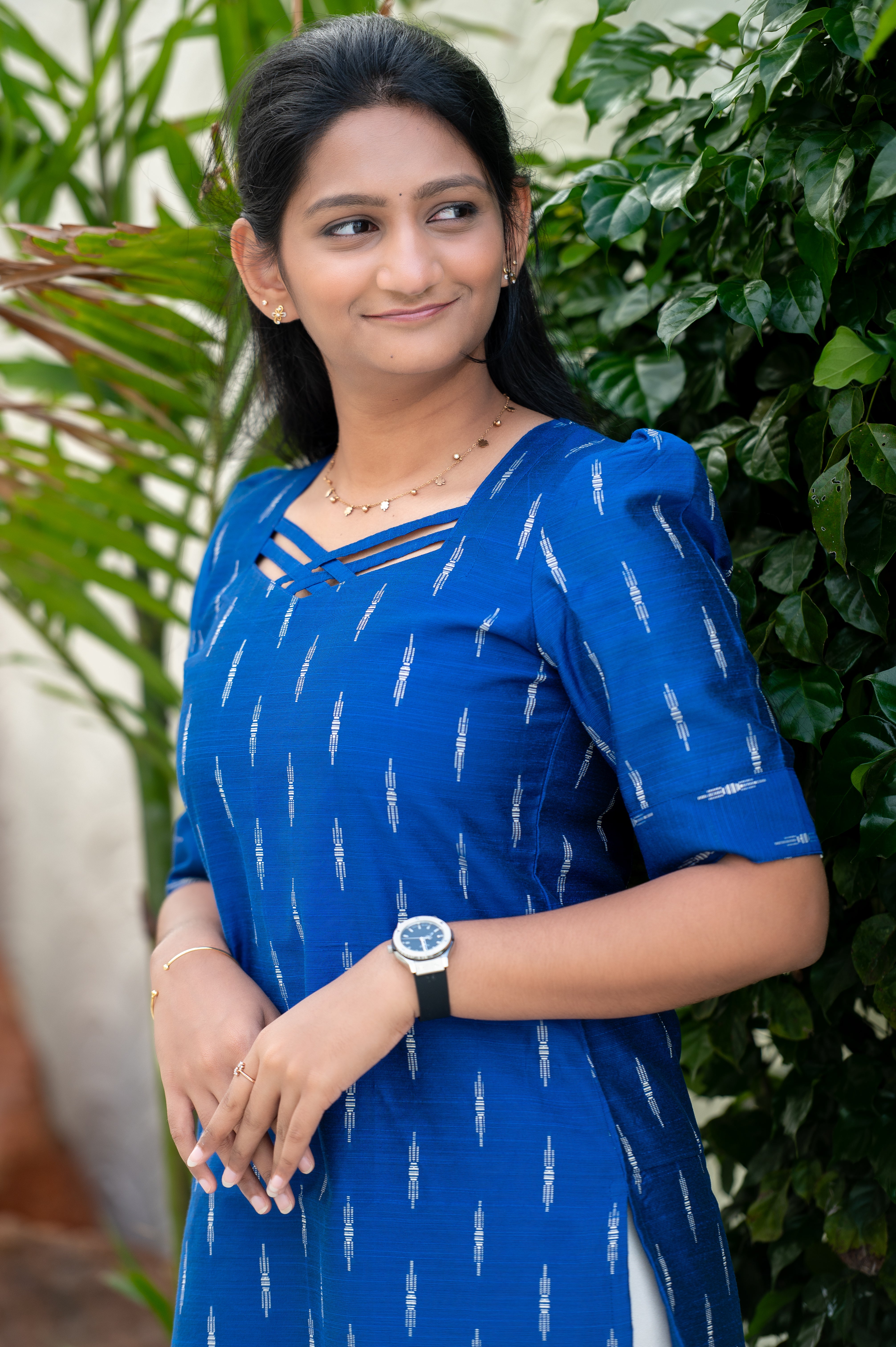 💙 Royal Blue Ikat-Printed Straight Kurti with Designer Neck Detail