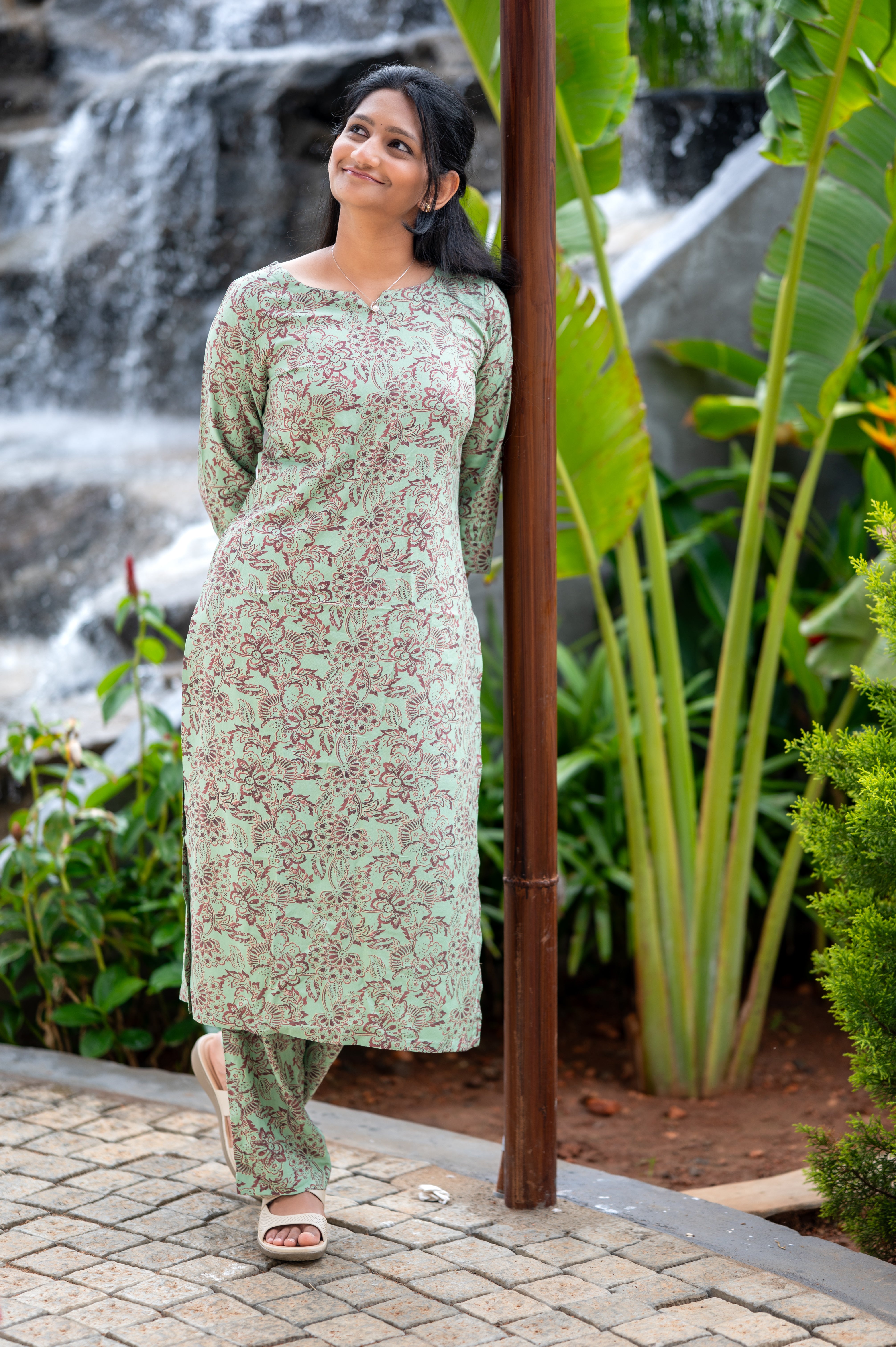🍏Pretty in Green&nbsp; Meets Bold Florals
