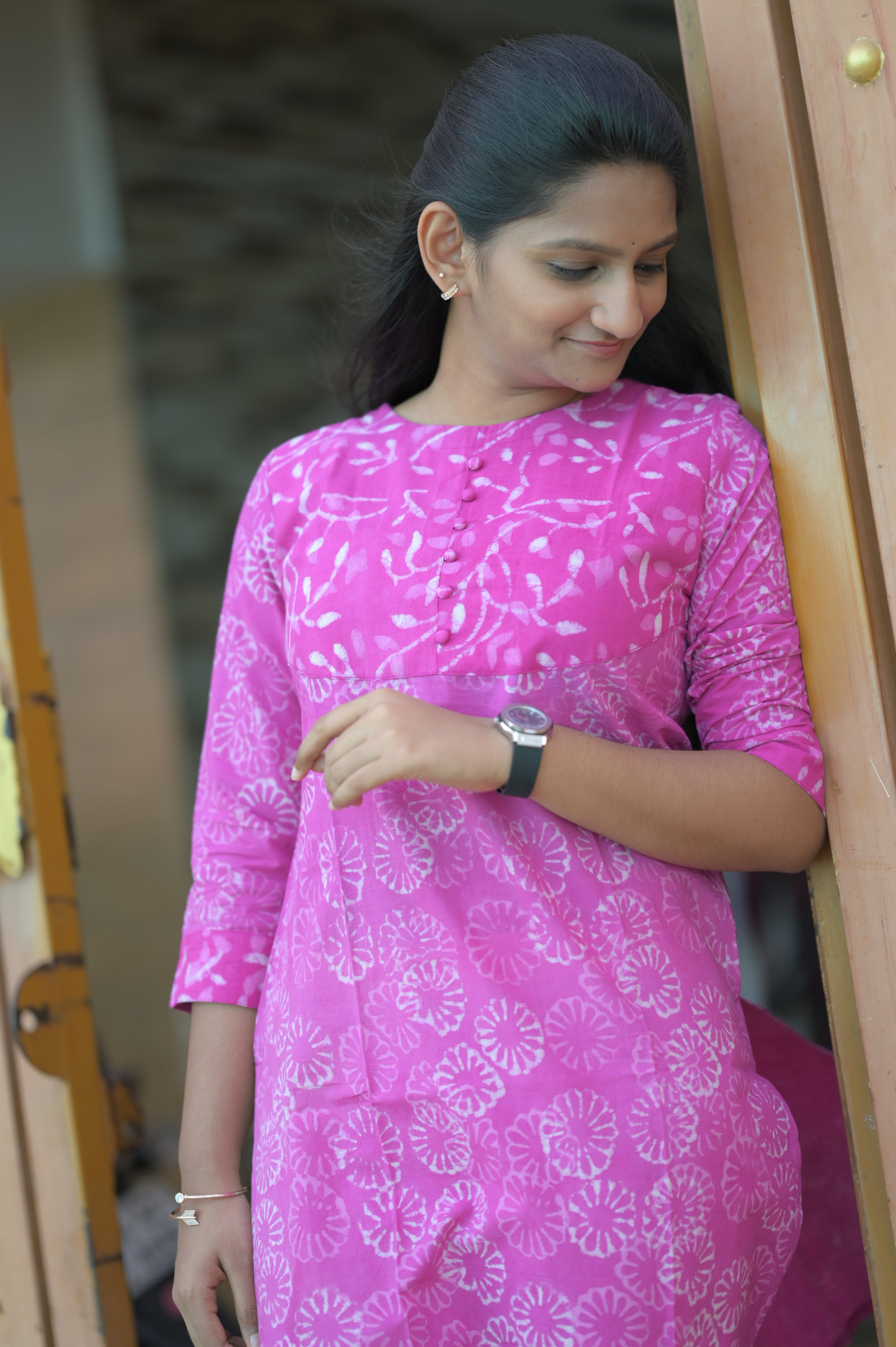 Gulabi Glow Handblock Kurti 1926