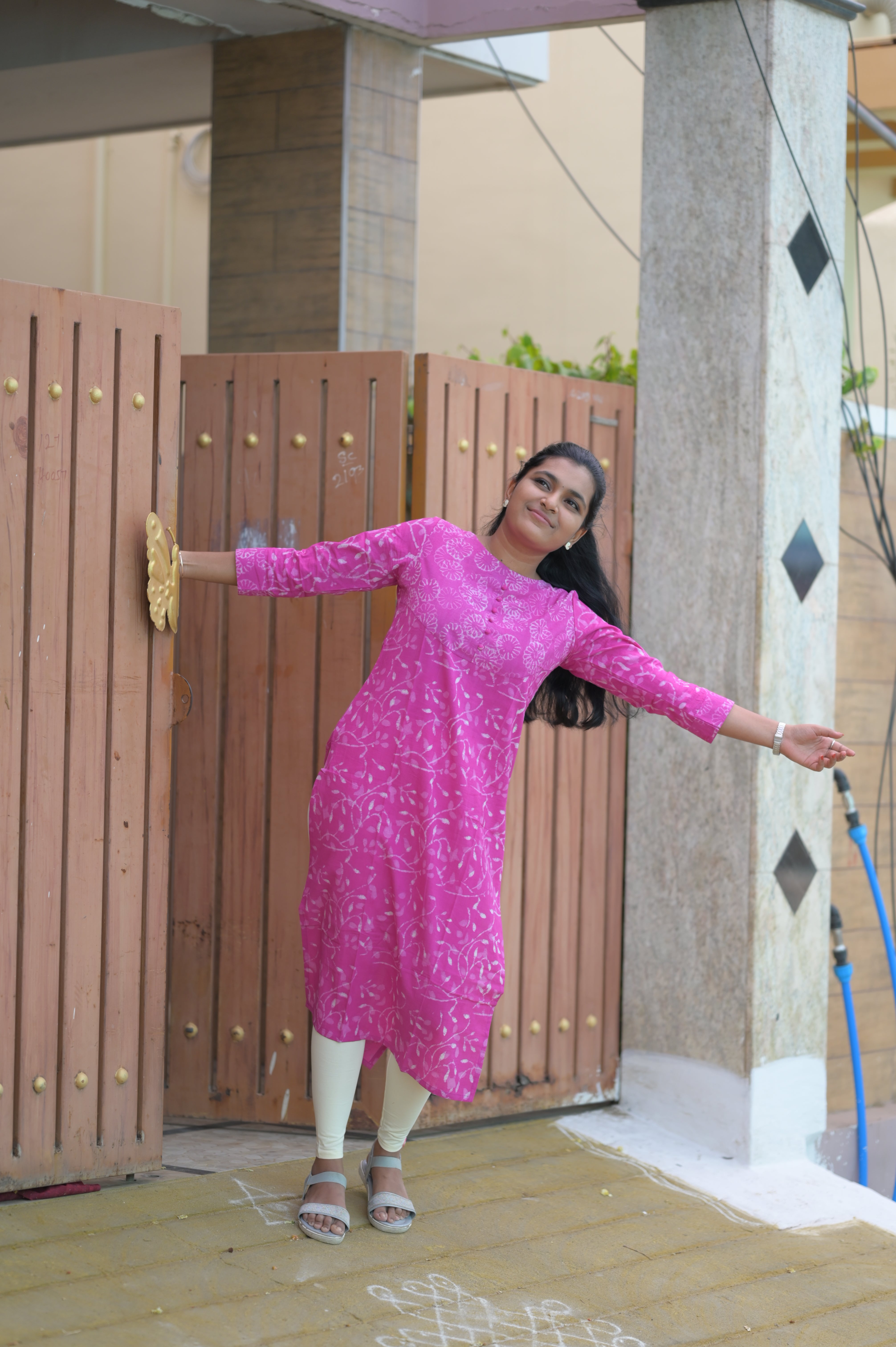Rangvalli Blossom Slit Kurti 1925