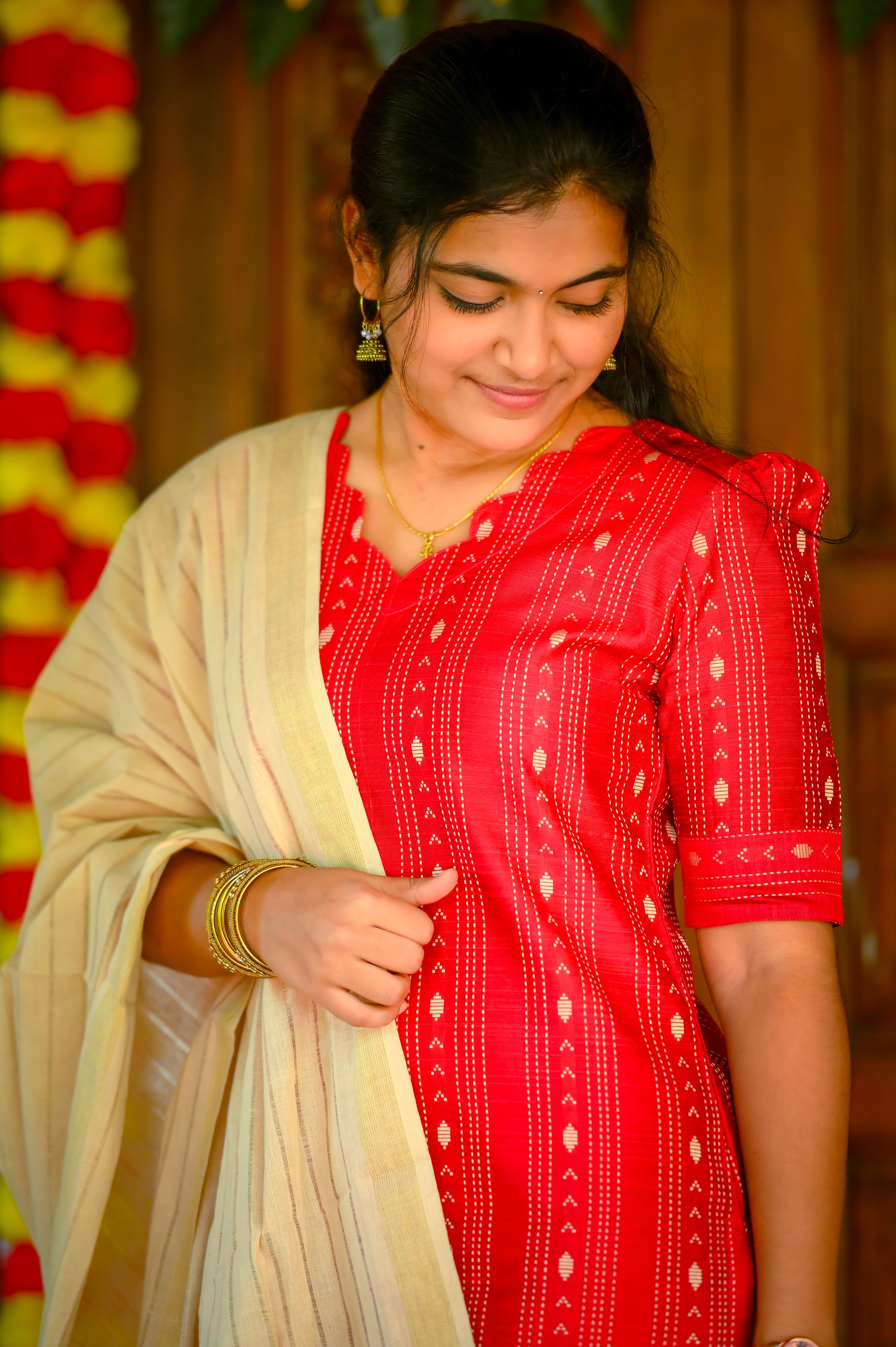 🌸 Saanvi Heritage Raw Silk Kurti