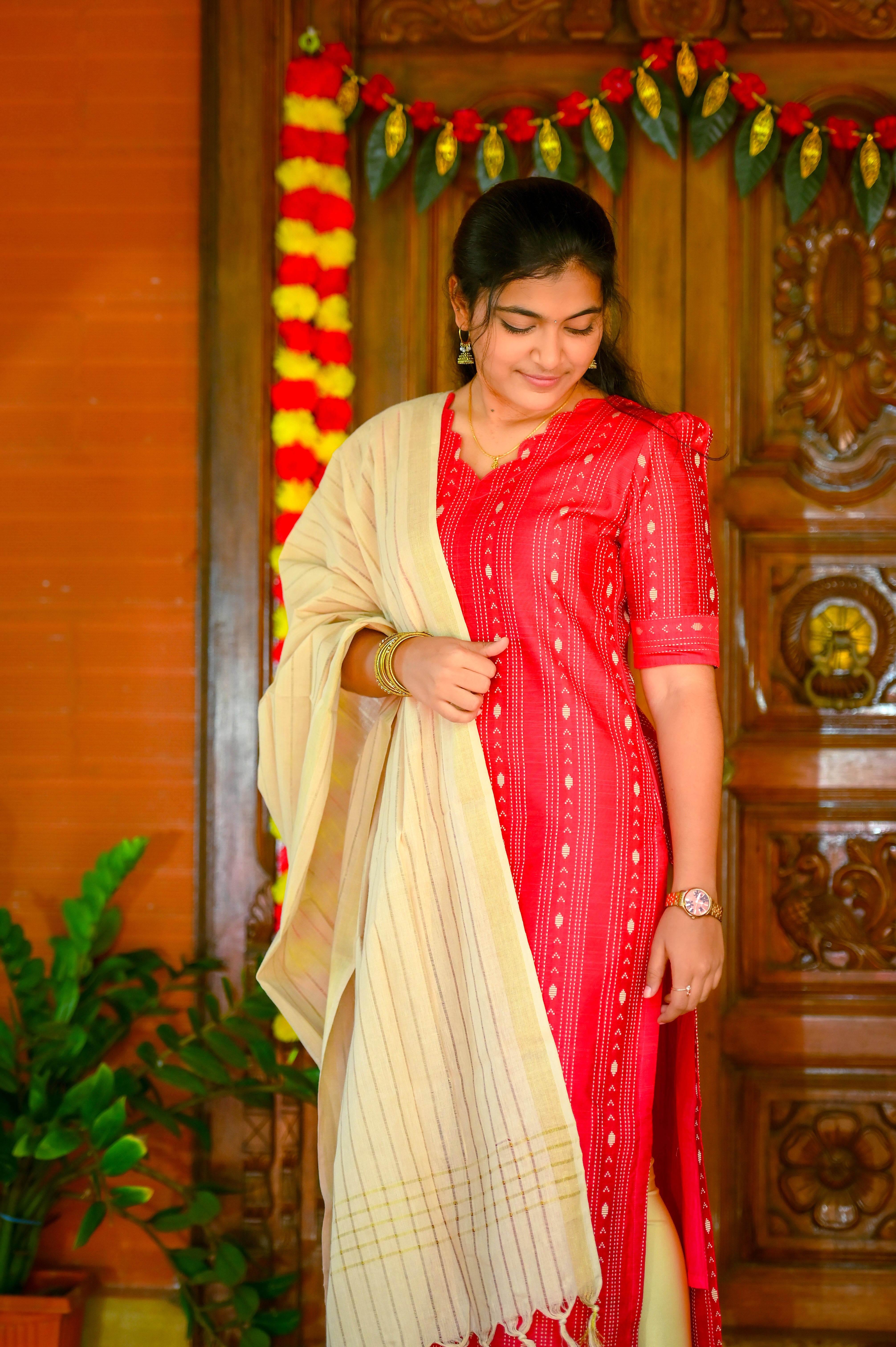 🌸 Saanvi Heritage Raw Silk Kurti