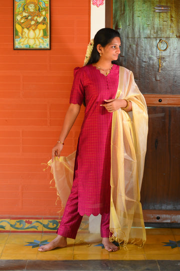 🪭Rosewood Check Raw Silk Kurti Set