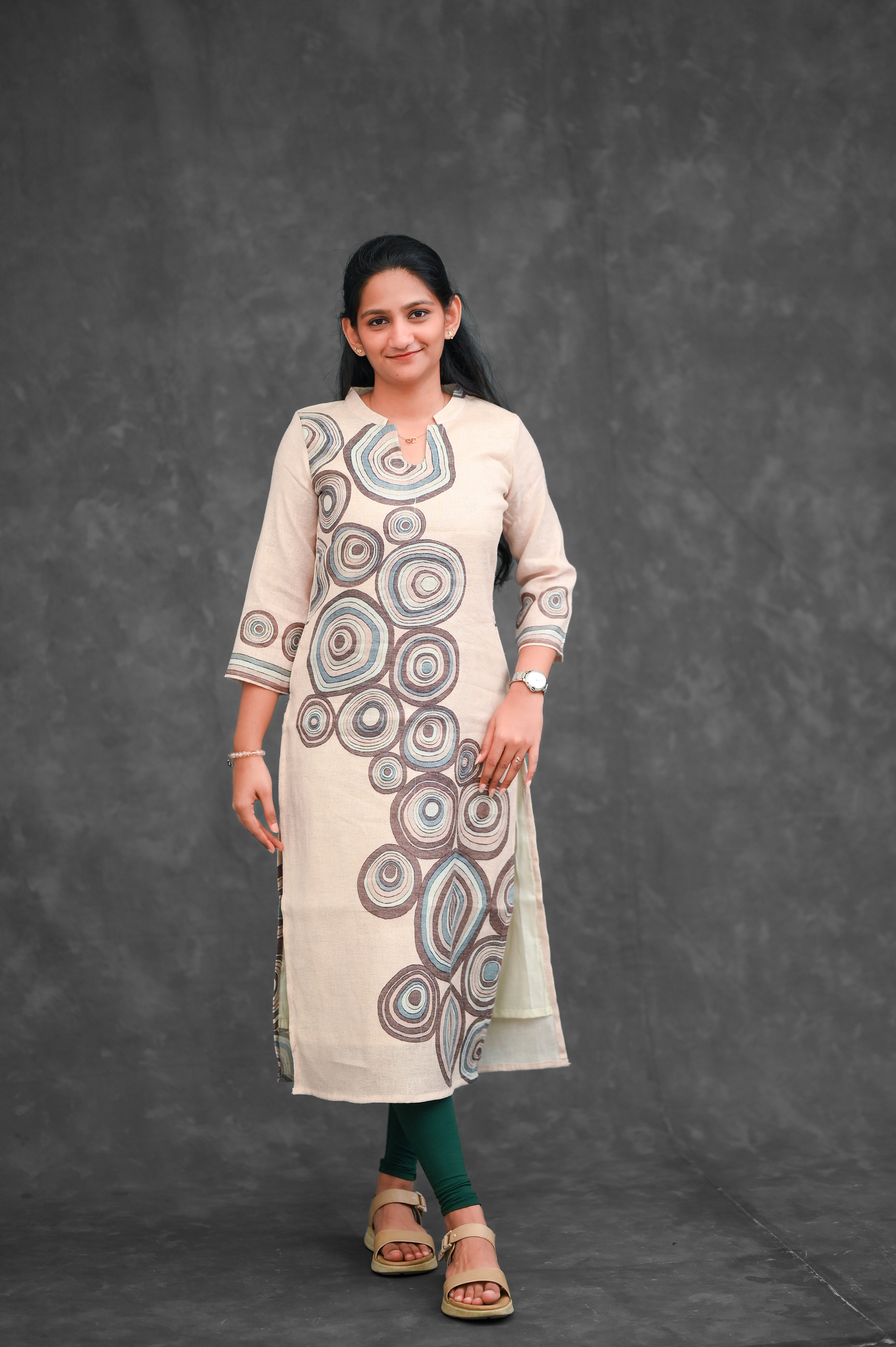 🌀 Circular Motif Straight Kurti