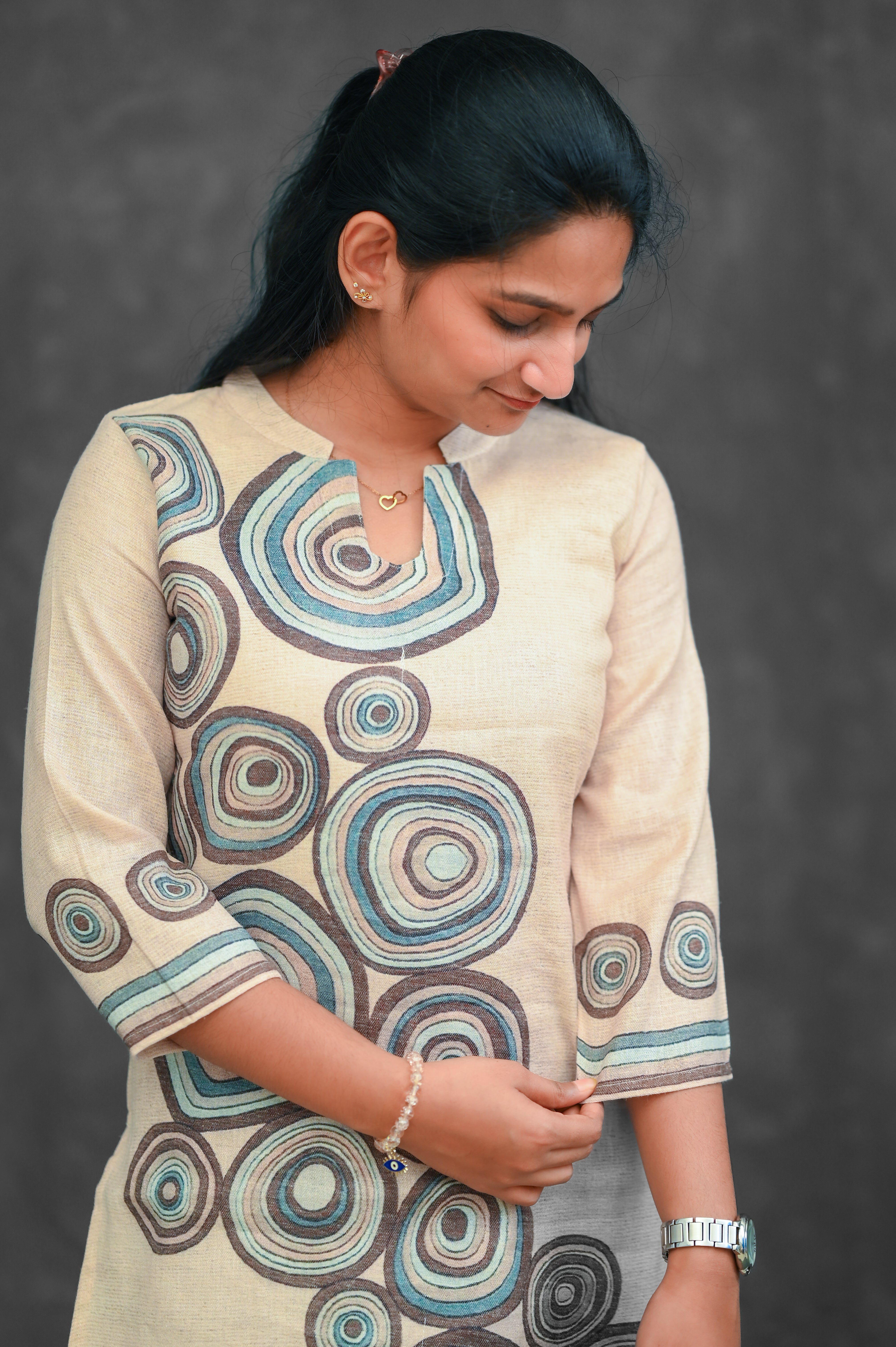 🌀 Circular Motif Straight Kurti