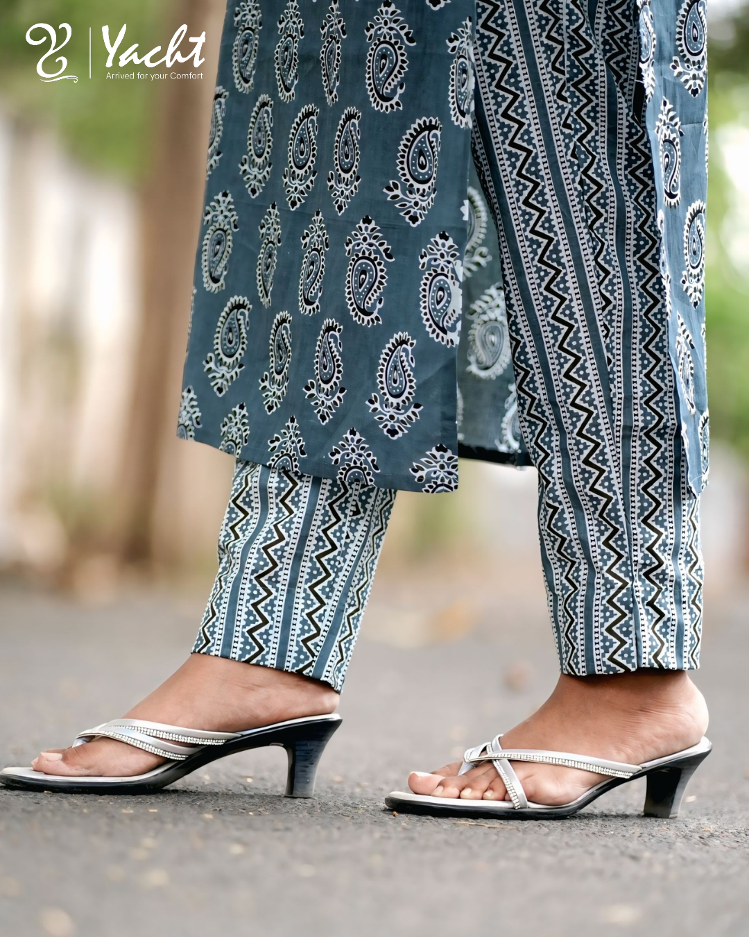 ✨Smoky Paisley Elegance Kurti Set