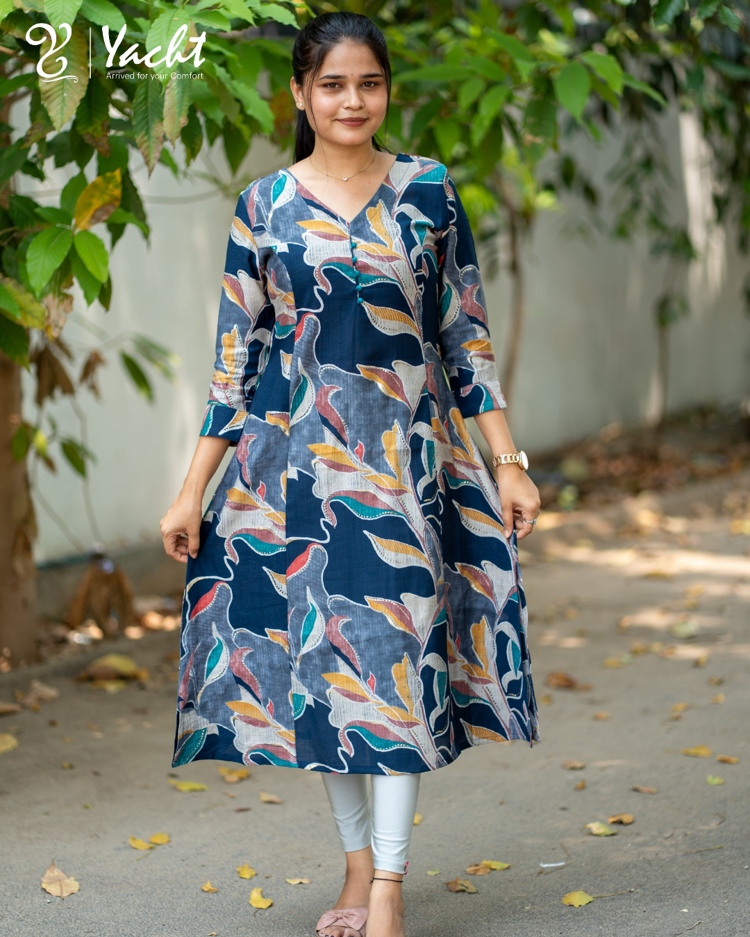 🌿“Midnight Leaf Flow A-Line Kurti”