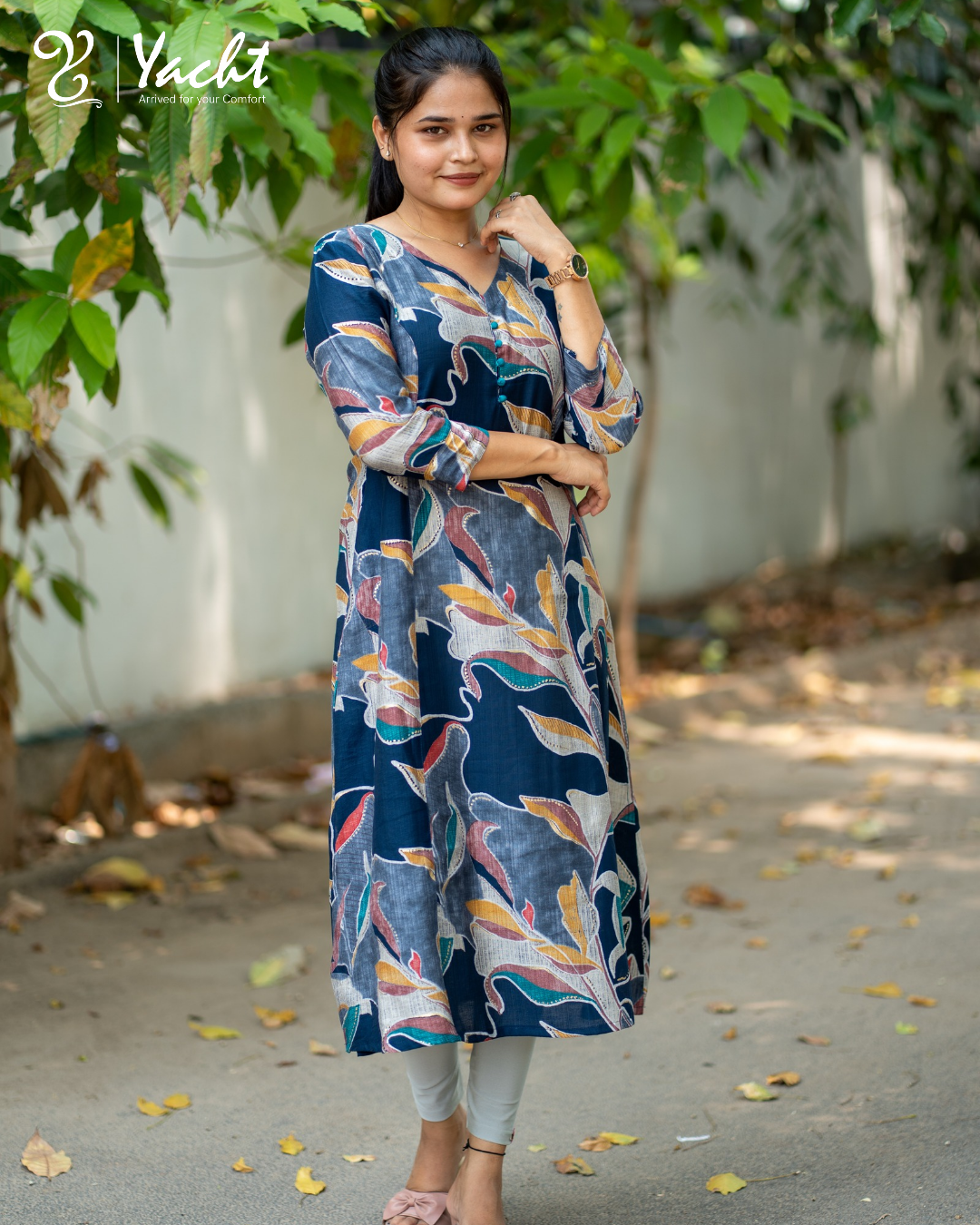 🌿“Midnight Leaf Flow A-Line Kurti”