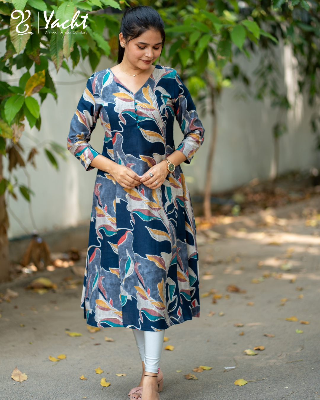 🌿“Midnight Leaf Flow A-Line Kurti”