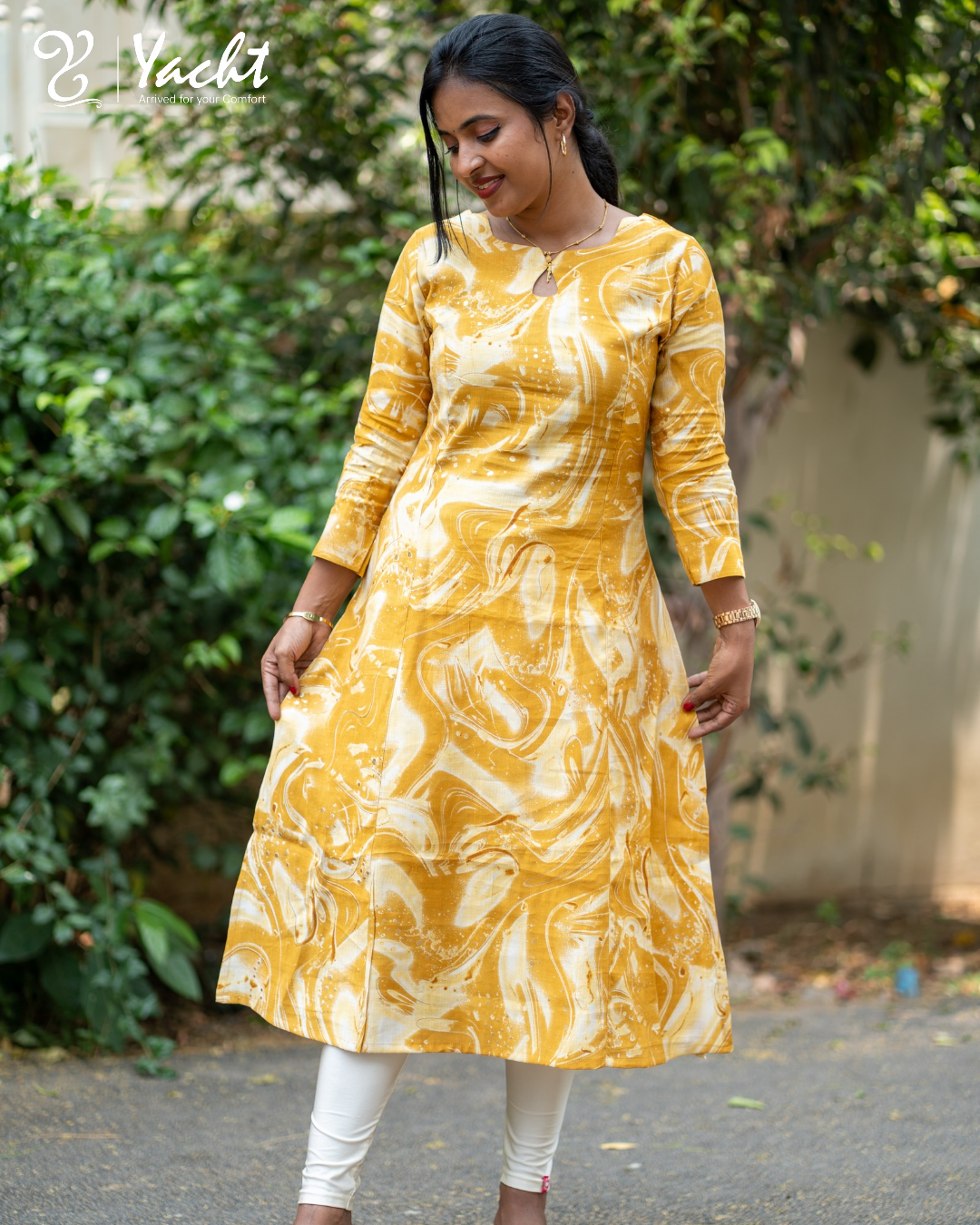 🌼“Golden Aura Marble Aline Kurti”