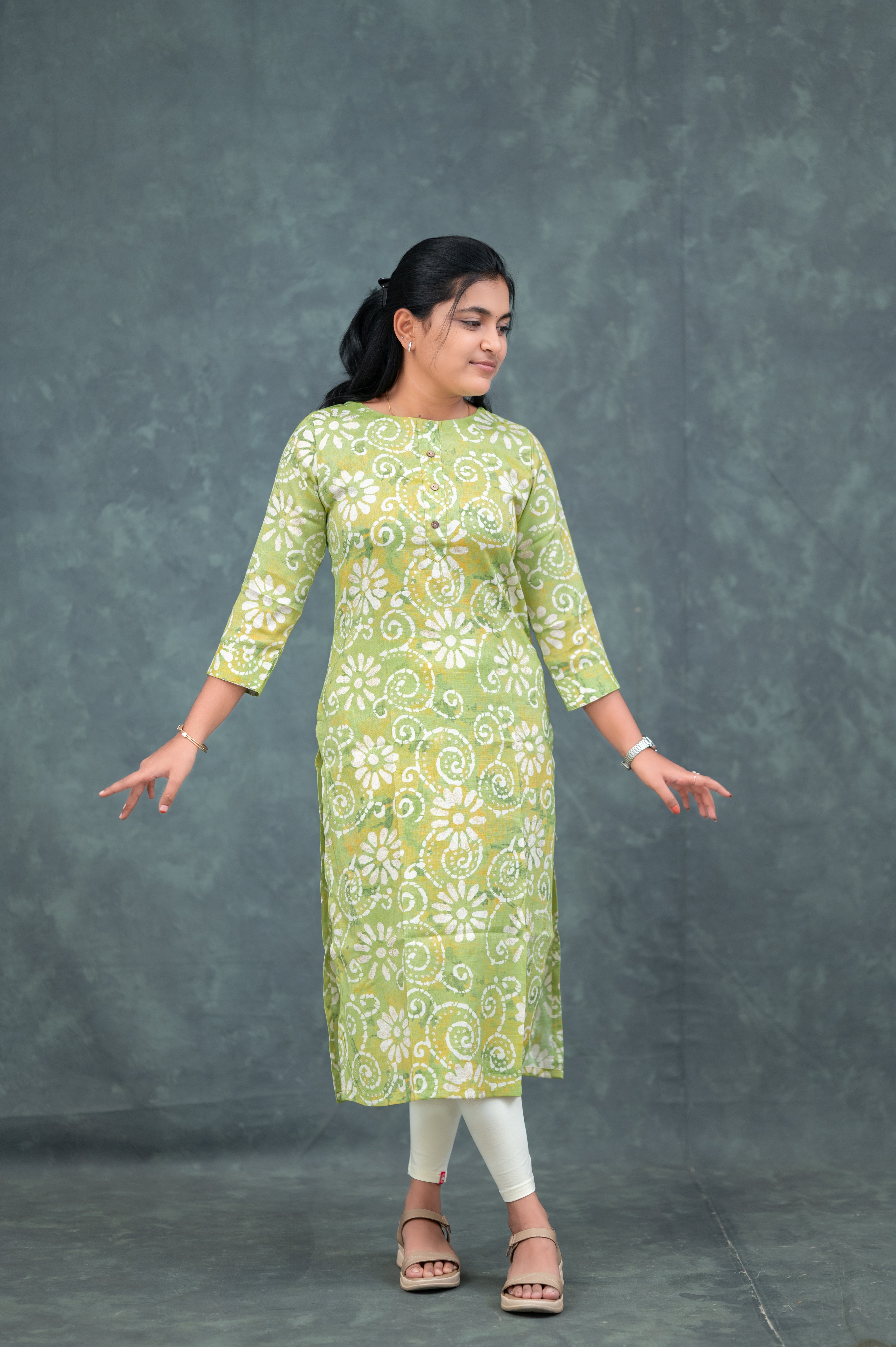 💚  “Lime Swirl Serenity” Kurti