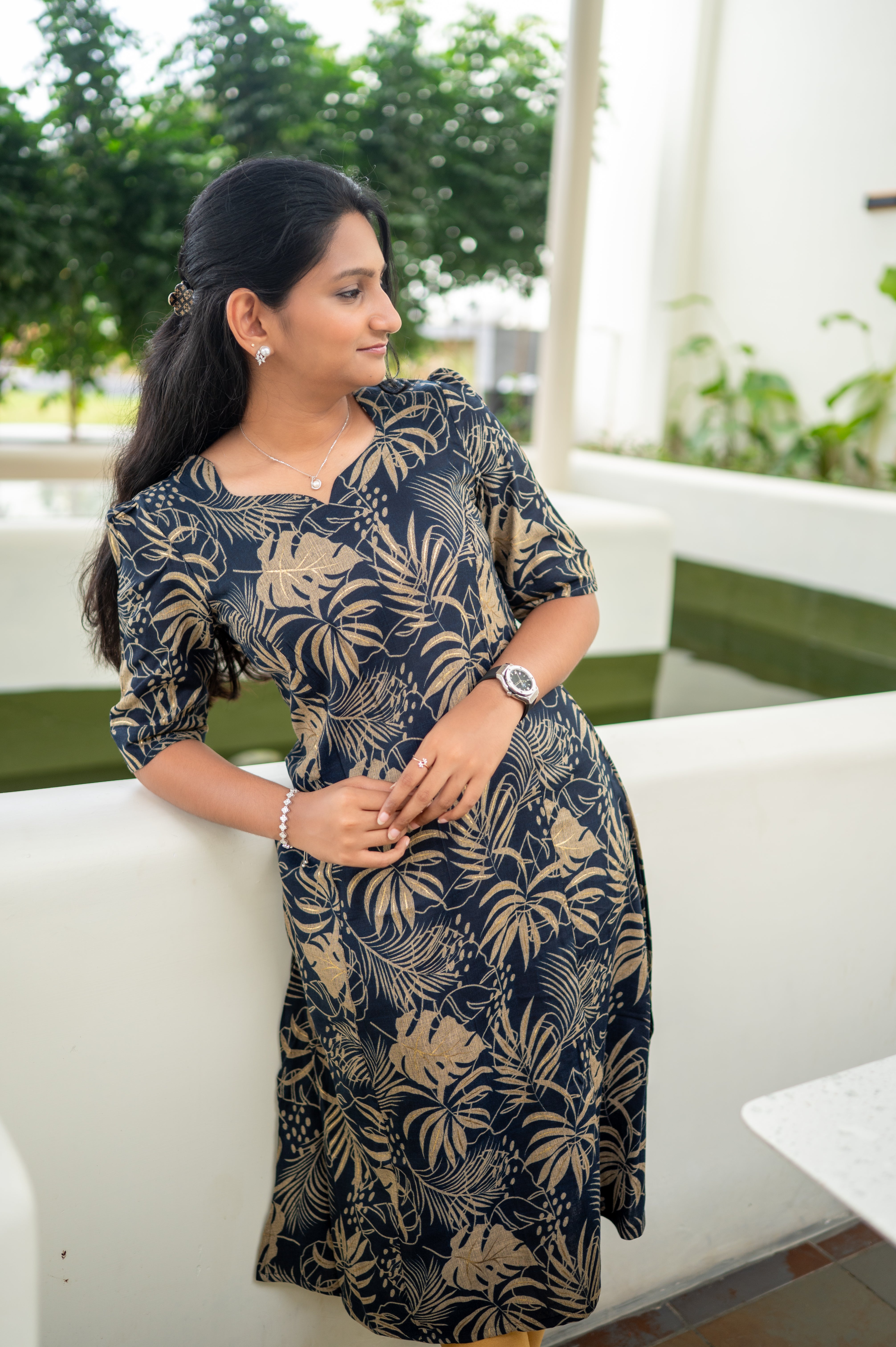 Deep royal navy Midnight Leaf