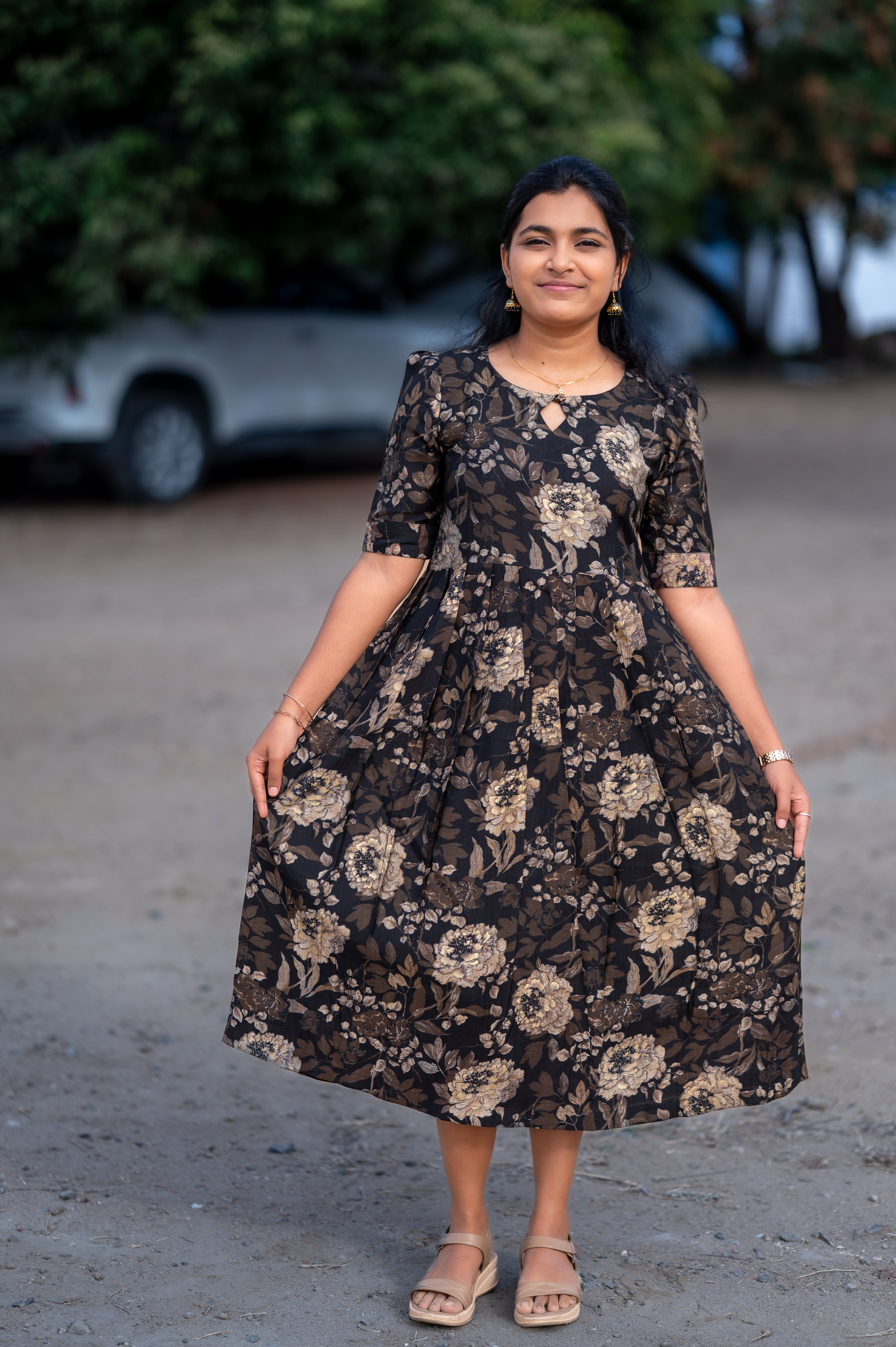 "🖤 Midnight Bloom Pleated Kurti Maxi"