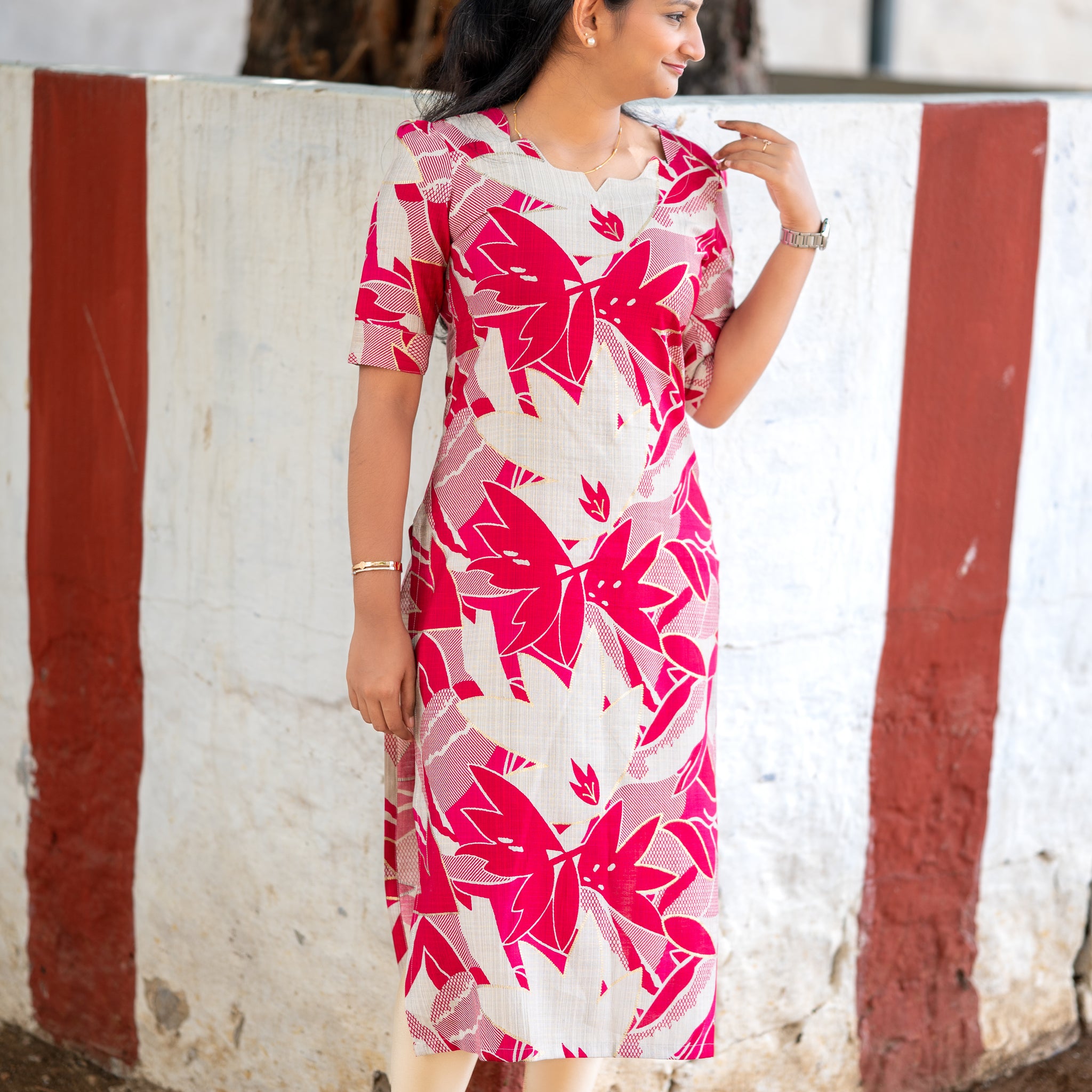 💗"Crimson floral  pink  kurti"