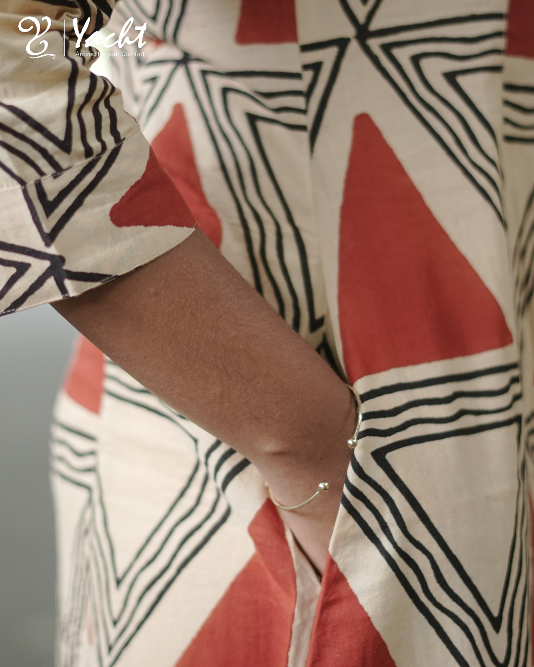 ✨ Terracotta Geometry Aline Kurti