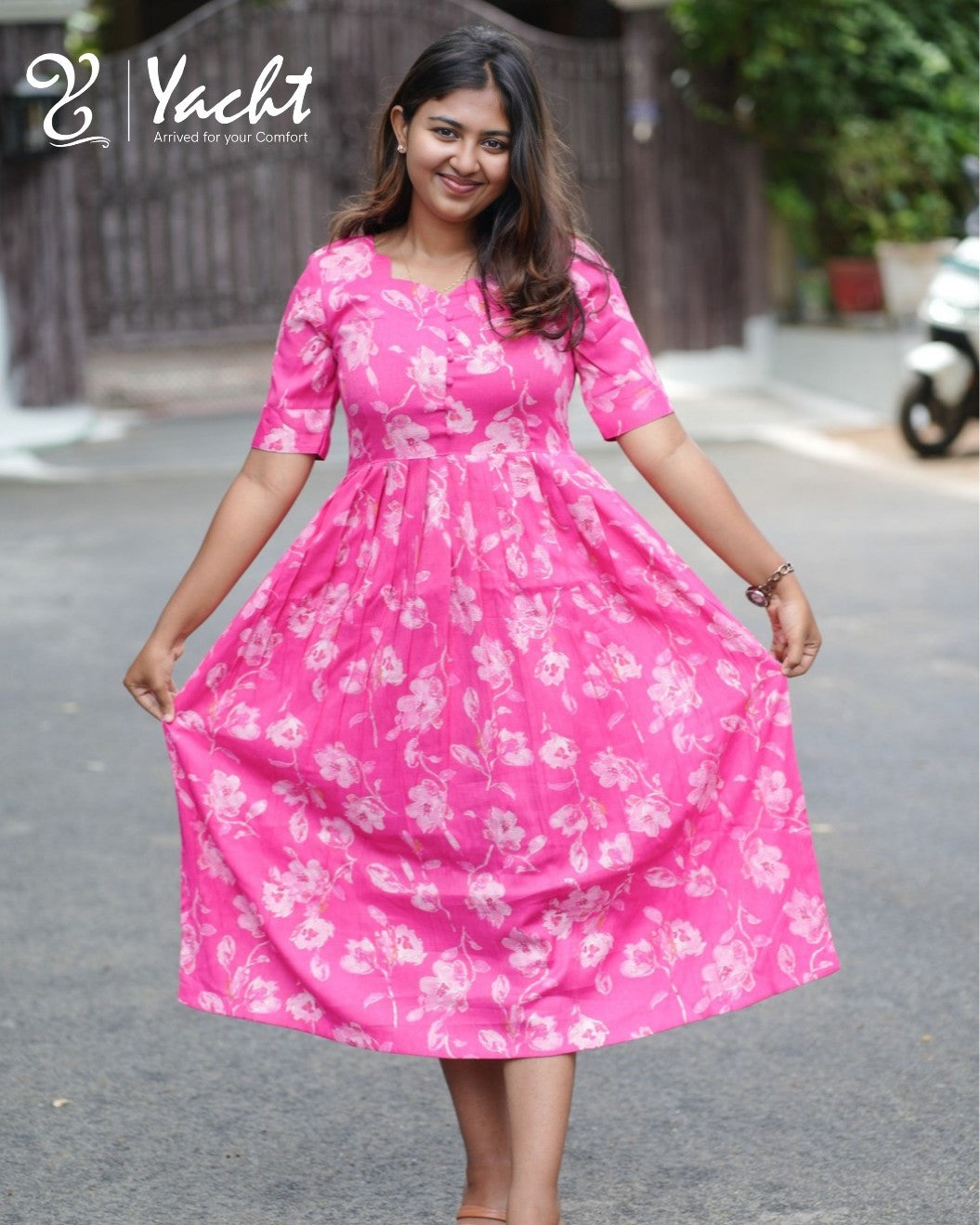 🎀 Pink Petal Charm Maxi