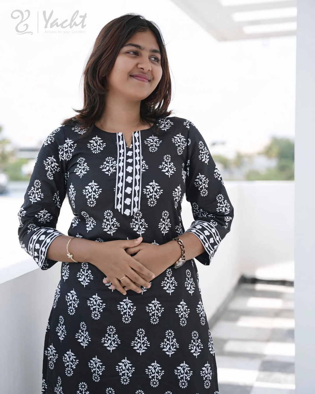 ✨ Midnight Ivory Bloom Kurti Set