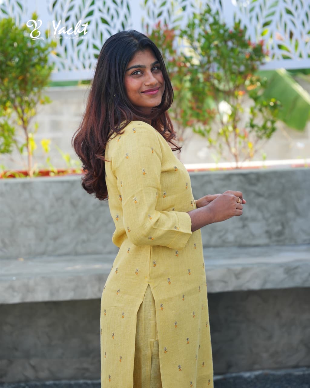 💛 Lemon yellow Straight-Cut Embroidered Kurti Set